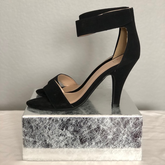 Black ankle strap heels - Picture 3 of 4